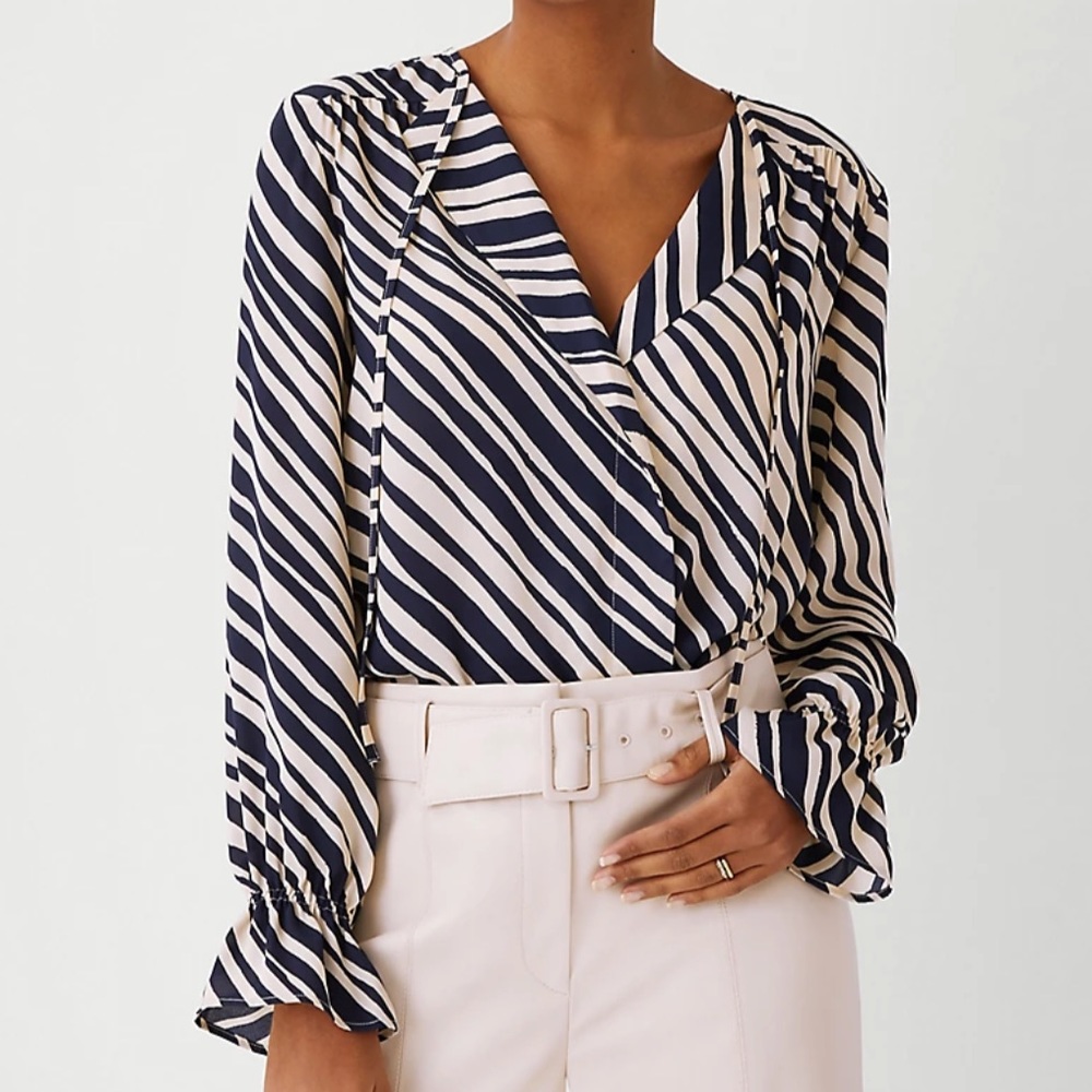 Ann Taylor blouse 👚